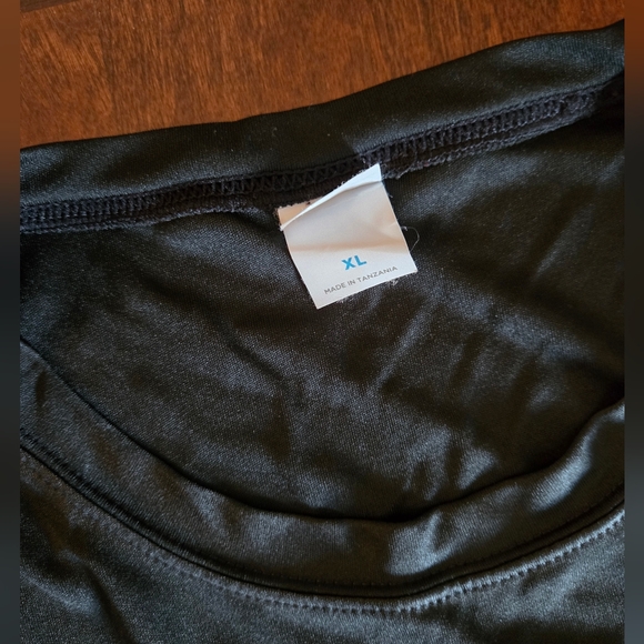 Black and Red Unisex American Red Cross T-Shirts - Picture 2 of 4